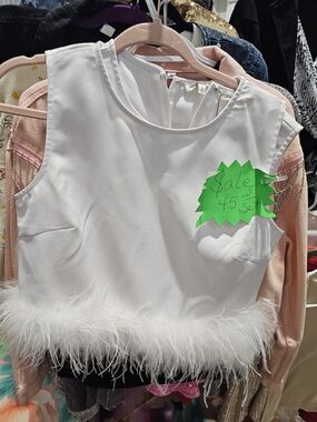 Main Strip White Feather-Trim Sleeveless Top & Skirt